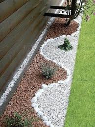 Garten Ideen Ying Yang Kies Gartengestaltung Gr Nes Gras Runde Steine Gartenpflanzenideen Gartenpflanz In 2020 Landschaftsbau Mit Steinen Gartendekor Steinterrassen