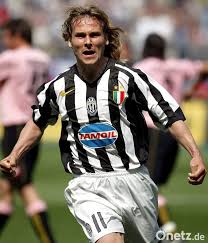 Despite starting life as a goalkeeper, a young jan truly made his name as a striker at sparta prague. Nedved Koller Klasnic Das Spiel Der Legenden Weiden Ideal Fur Den Auflauf Der Stars Onetz