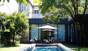 Construire Une Petite Piscine En Ville Un Projet Avant Apres En 15 Jours Cote Maison