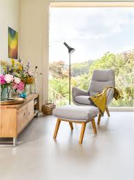 Micasa Wohnzimmer Mit Sessel Und Hocker Aus Dem Programm Andres In Anderen Farben Und Materialien Erhaltlich Dekor Sessel Bequem Wohnen