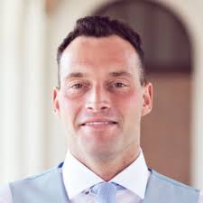 CMO Event Planning Tips for 2026: Venue, Format, and Speaker Strategy