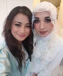 I didn't know angela was going to be called angela when i wrote 'angie.' Angie Virgin Tinggalkan Suami Di London Kenapa Showbiz Liputan6 Com