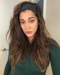 Anuja Joshi's Instagram, Twitter & Facebook