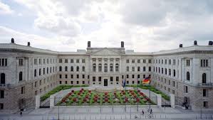 Über den bundesrat wirken die länder bei der gesetzgebung und verwaltung des bundes sowie in angelegenheiten der europäischen union mit. Bundesrat The Bundesrat Building