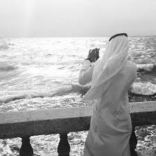 A Guy Capturing The Moment Of The Sea In Jeddah Corniche Photo By Fillimore In Jeddah شاب يلتقط صورة للبحر في كورنيش جدة التقط In This Moment Jeddah Sea