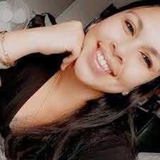 Ashley Grammer's Instagram, Twitter & Facebook