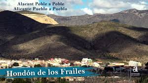 Hondon de los frailes, like many in the hondon valley, is a typical rural spanish agricultural village and reflected in its housing and structure. Hondon De Los Frailes Alicante Pueblo A Pueblo Youtube