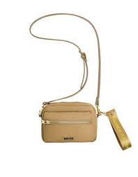 Discover the latest trends in fashion for modern women and men. Pantofi Exclusivi Mai Ieftin CumpÄrarea De Noi Geanta Pull And Bear Containermoloz Ro