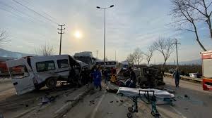 Kocaeli'de trafik kazalarında 4 kişi yaralandı. Acs Oi0yrjm Um