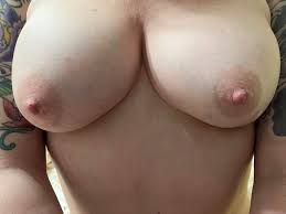 4 years HRT. 100% natural E cup. 50 years old. : rTransLater