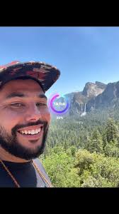 Sean Beamon's Instagram, Twitter & Facebook