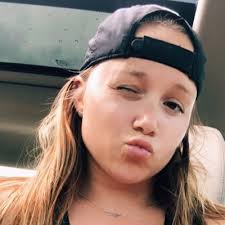 ▫Faith Howell▫ (@fnhowell)