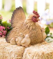 Idéal pour les fans du petit poulet ! Hen With Chicks Garden Sculpture Wind And Weather
