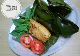 Karena selain lezat, adanya namun, hingga sekarang botok ditambah dengan beragam isian, seperti petai cina, tahu, teri untuk itu, simak resep botok telur asin berikut dan pastikan jangan kelewatan setiap langkahnya! Resep Resep Pepes Tahu Telur Asin Oleh Vey Alodia S Kitchen Cookpad
