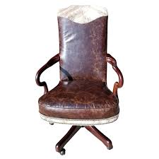Your western office furniture should match your unique personality, so talk to us about designing the custom western chair. Hill Country Desk Chair