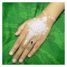 Pin Di White Henna