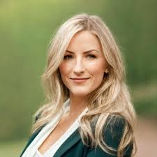 Corri Smith's Instagram, Twitter & Facebook