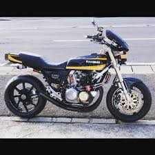 ryujiさんはinstagramを利用しています z400fx ショート管 バフがけ z550fx tigerカラー プロアーム仕様 シート張替え テールアップ z fx ビート カーボン フェンダー 塗装 ガラスフレーバー ベース色 ブラック レク カスタムバイク kawasaki バイク カワサキ バイク