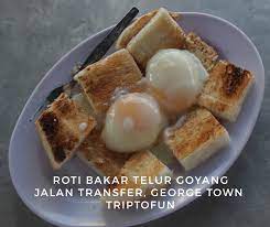 Ide roti yang dikombinasi dengan telur cukup sederhana meski untuk membuatnya dibutuhkan keahlian khusus. Sarapan Roti Bakar Telur Goyang Di Jalan Transfer Triptofun