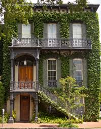 Old Home In Downtown Savannah With Long Windows Ivy 3 Historic Homes Old Houses House Exterior