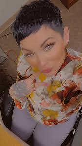 Erica Cox's Instagram, Twitter & Facebook