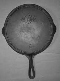 Antique Cast Iron Skillets Markings Cast Iron Collector Information For The Vintage Cookware Enthus Antique Cast Iron Skillet Cast Iron Cleaning It Cast