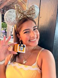 Sharon Orellana 🐚🌞🇭🇳💃🌺🍋‍🟩🥥