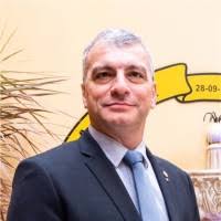 20+ perfis com “Luis Falconi”