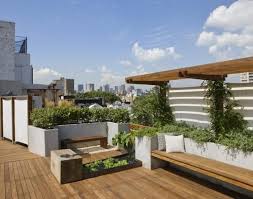 The Architect Is In Roof Gardens With Pulltab Design Remodelista Roof Garden Design Rooftop Garden Urban Rooftop Design