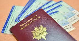 Jan 29, 2021 · la carte d'identité nationale est délivrée par l'état aux personnes de nationalité française.il est possible de l'utiliser lors d'un voyage dans l'ensemble des pays de l'union européenne sans avoir forcément de passeport. Carte D Identite Et Passeport Montgeron
