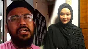 Sering ditanya pelbagai soalan oleh followernya dan beliau akan menjawab setiap persoalan yang diajukan. Saya Nak Tackle Balik Adira Ada Tangan Ghaib Ganggu Rumah Tangga Mereka Youtube