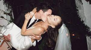 Just over a week since news broke that grande had married dalton gomez, the wildly popular singer has come out and released a handful of photos from her big day. V3tazlnkougdem