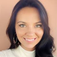 Beatriz Day's Instagram, Twitter & Facebook