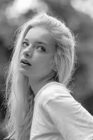 I'm helping out a makeup artist & hairstylist who's building her portfolio  — any photographers open to a TFP/collab?