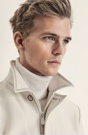 The Summer of Chasing Dreams by Holly Martin #review @HollyMAuthor