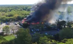 Xả súng, đốt nhà thờ tại Mỹ - Báo VnExpress