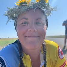 Melissa Brin's Instagram, Twitter & Facebook