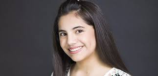 Niña mexicana de 13 años obtiene título universitario en Psicología; hay un  millón de niños genios en México