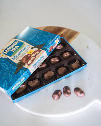 Creamy milk chocolate coats the delicate, crunchy macadamia to make a delicious treat. Craving Something Sweet To Eat Mauna Loa Macadamia Nuts Facebook
