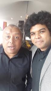 Ek kry die legendariese Aden Thomas van @heart1049fm by die @suidoosterfees  en vra hom of hy enige lewens advies vir ons jongmense het. #paulvinwebster  #adenthomas #suidoosterfees2024 #sof2024 ...