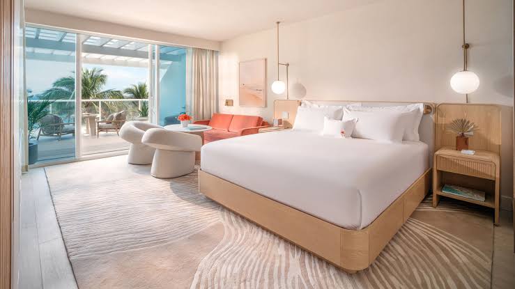 Luxury Hotel