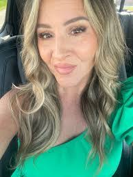 Lara Port's Instagram, Twitter & Facebook