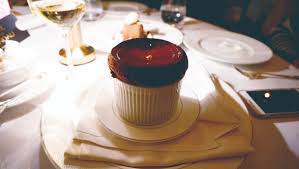 【朗廷酒店新年限時優惠】二人房價 hk$1,188 起，包雙人早餐、午餐、免費升級至豪華客房及延遲退房至下午 2 點! å¾žlanghamåˆ°å€«æ•¦ä¹‹è·¯ ä¸‹ ç©¿è¶Šç™¾å¹´çš„é¤æ¡Œ å'Œé¦¬å…‹åæº«çš„é¬¼é­‚å…±é£² å€«æ•¦æœ—å»·é…'åº—langham Hotel æ½®äººç‰©é›œèªŒ