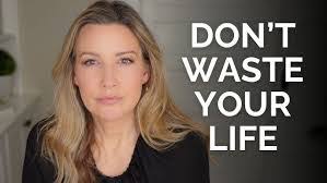 Heather Nevill's Instagram, Twitter & Facebook