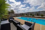 Profile Picture of Cori's pool house is a little frozen from these rigid temps. Do you ...on Google