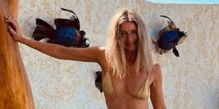 She also played clairissa in the soap opera as the world turns. Paulina Porizkova 56 Showed Off Her Seriously Sculpted Abs In A New String Bikini Pic