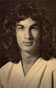 She immediately was working opposite steven seagal, gary busey and tommy lee jones in 1992's under siege. erika eleniak starred opposite steven seagal in under siege. (warner bros.) A Young Steven Seagal When He Trained Aikido In Japan Pics