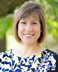 Renata Shaw's Instagram, Twitter & Facebook