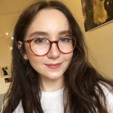 Ellie Morton's Instagram, Twitter & Facebook