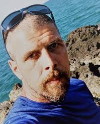 Eddie Davis's Instagram, Twitter & Facebook